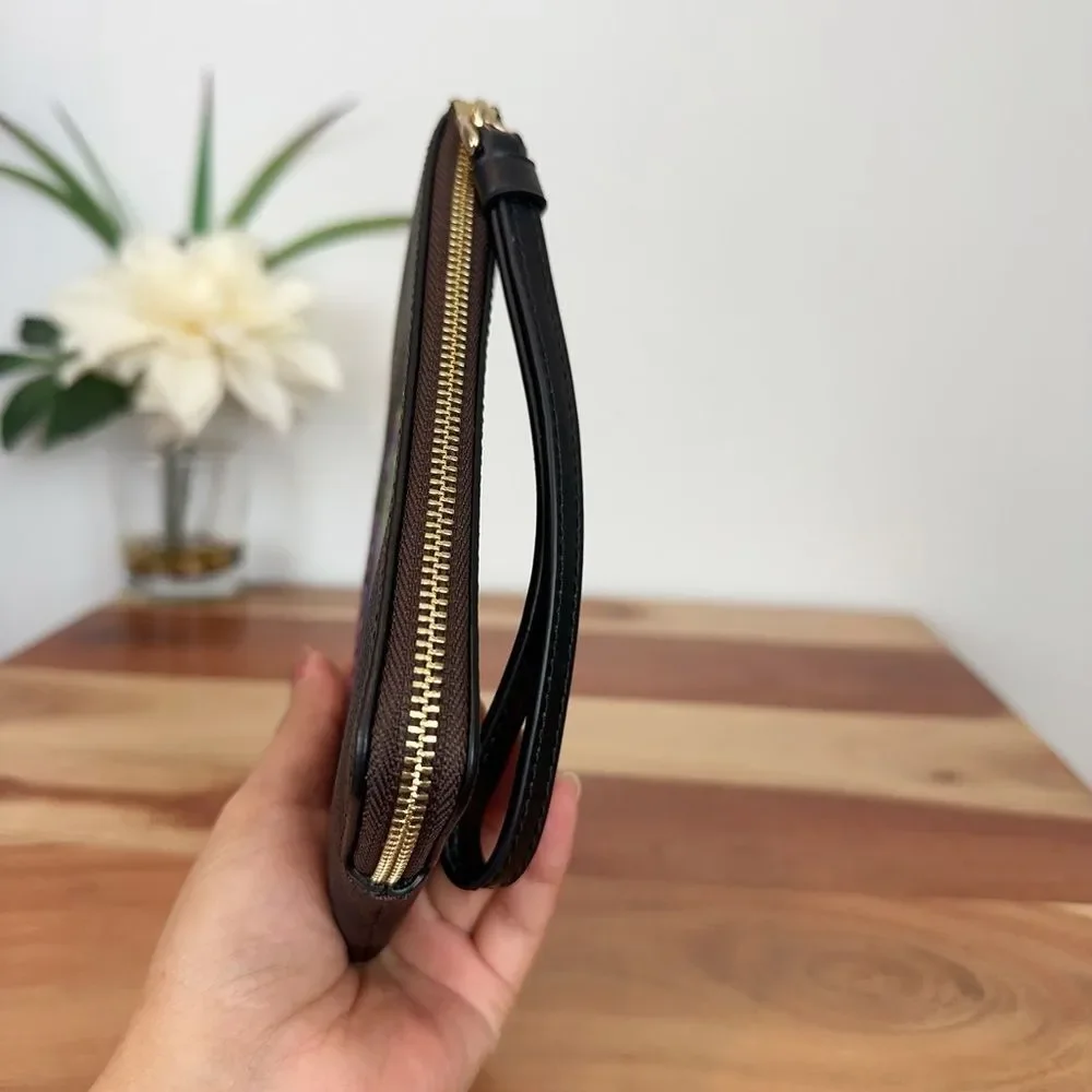 NWT Coach Cosmic Coach Corner‎ Zip Wristlet In Signature Canvas With Robot Print - Picture 4 of 6